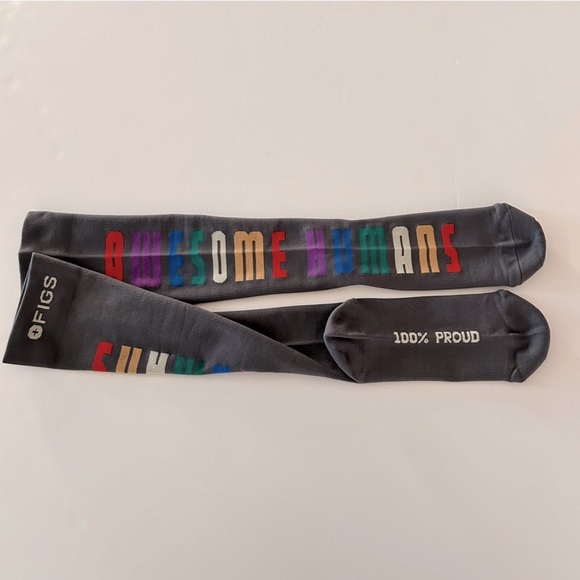 FIGS New Pride Compression Socks 100% PROUD Small AWESOME HUMANS Gray Rainbow - Picture 3 of 3